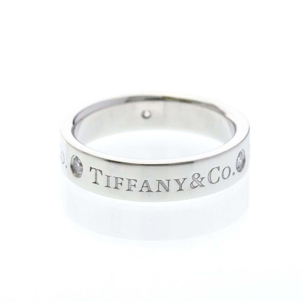 Tiffany & Co. Classic Wedding Band 3 Diamonds Platinum and diamonds